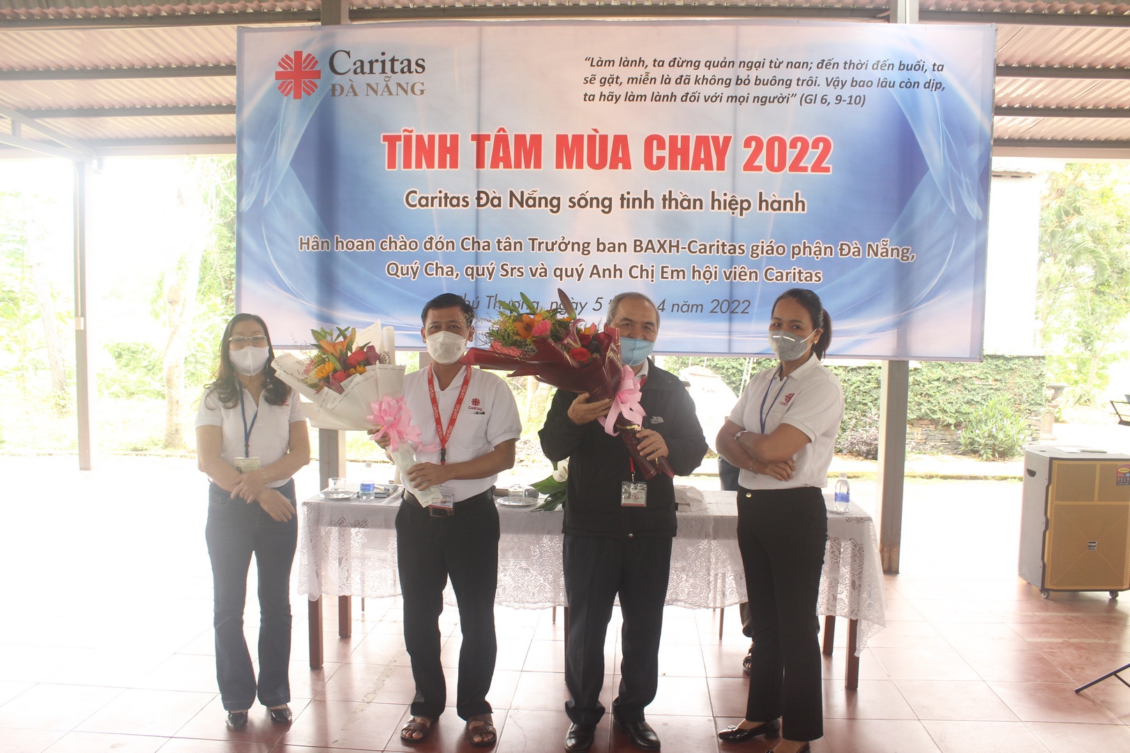 Caritas Đà Nẵng hân hoan chào mừng Cha tân Giám đốc và tri ân Cha nguyên Giám đốc